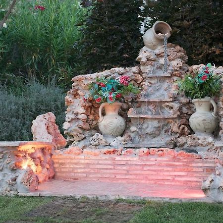 La Vecchia Fontana Del Convento Giulianova Exterior foto